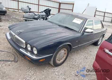 2000 Jaguar Xj8 Vanden Plas from USA, damaged, VIN SAJDA24CXYLF05346